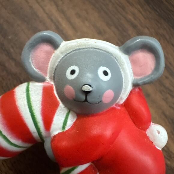 Vintage Christmas Brooch Christmas Pin Mouse Candy Cane Whimsical Nostalgic - Picture 2 of 6